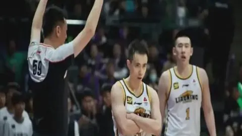 柔佛港口风云再起：陈威英勇奋战，激战惊魂全场展豪情